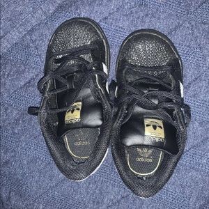 Black Adidas Classic 7C